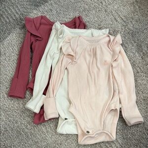 Baby gap 3-6 mo girls Ruffled Long Sleeve Baby Bodysuit Set - Pink, White, Cream